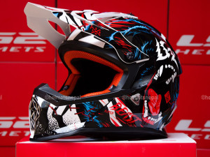 HELMETS xxcc